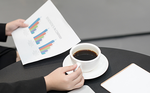 銀行開(kāi)公戶時(shí)會(huì)有一些費(fèi)用。如果你選擇上海作為注冊(cè)公司